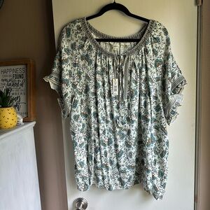 Max Studio Green and White Flutter Sleeve Blouse